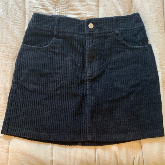 Black corduroy skirt - Picture 1 of 4